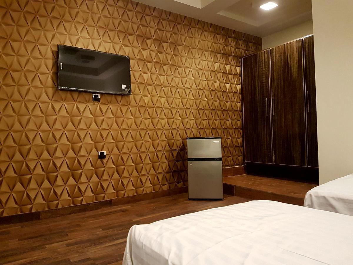 Khayyam Hotel Фейсалабад Экстерьер фото