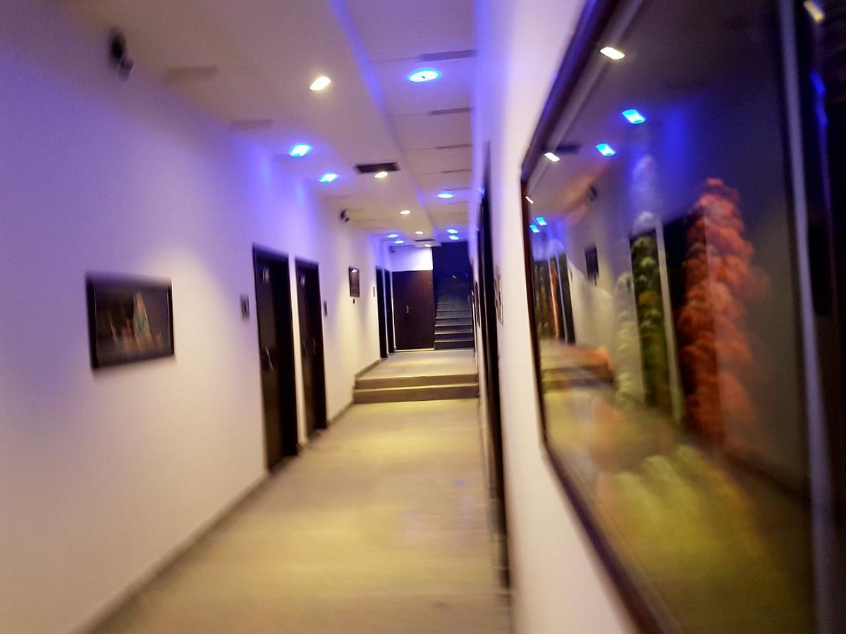 Khayyam Hotel Фейсалабад Экстерьер фото